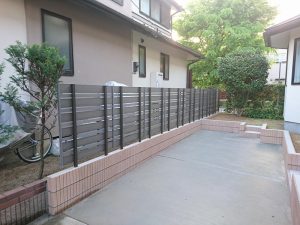 白岡市の外構リフォームで設置した目隠しフェンス