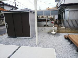 蓮田市の外構リフォームで施工したカーポートと土間コンクリートの駐車スペース