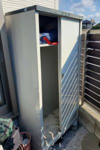 蓮田市で事故により破損した物置の復旧工事前