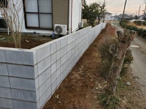 宮代町で施工した境界ブロックとフェンス工事