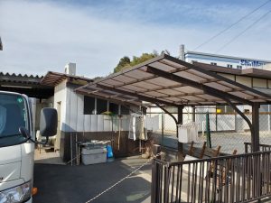 さいたま市岩槻区で施工したカーポート屋根補修工事の施工前