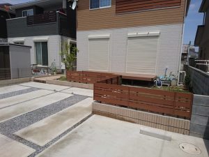鴻巣市の外構リフォームで施工したアプローチと庭まわり