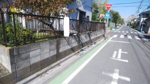 さいたま市岩槻区の駐車スペースと目隠しフェンスの外構リフォーム工事施工前
