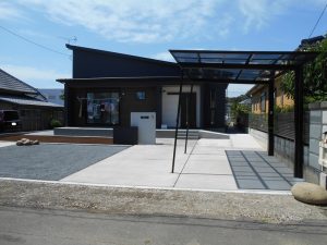 春日部市 新築外構工事 カーポート・駐車場 春日部市の新築外構工事|カーポートと土間コンクリートを施工した駐車スペース