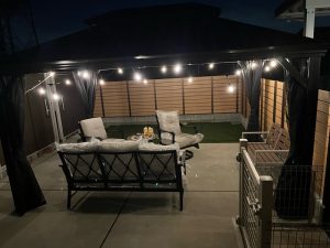 春日部市の外構リフォームで施工したガゼボと庭の夜間ライティング